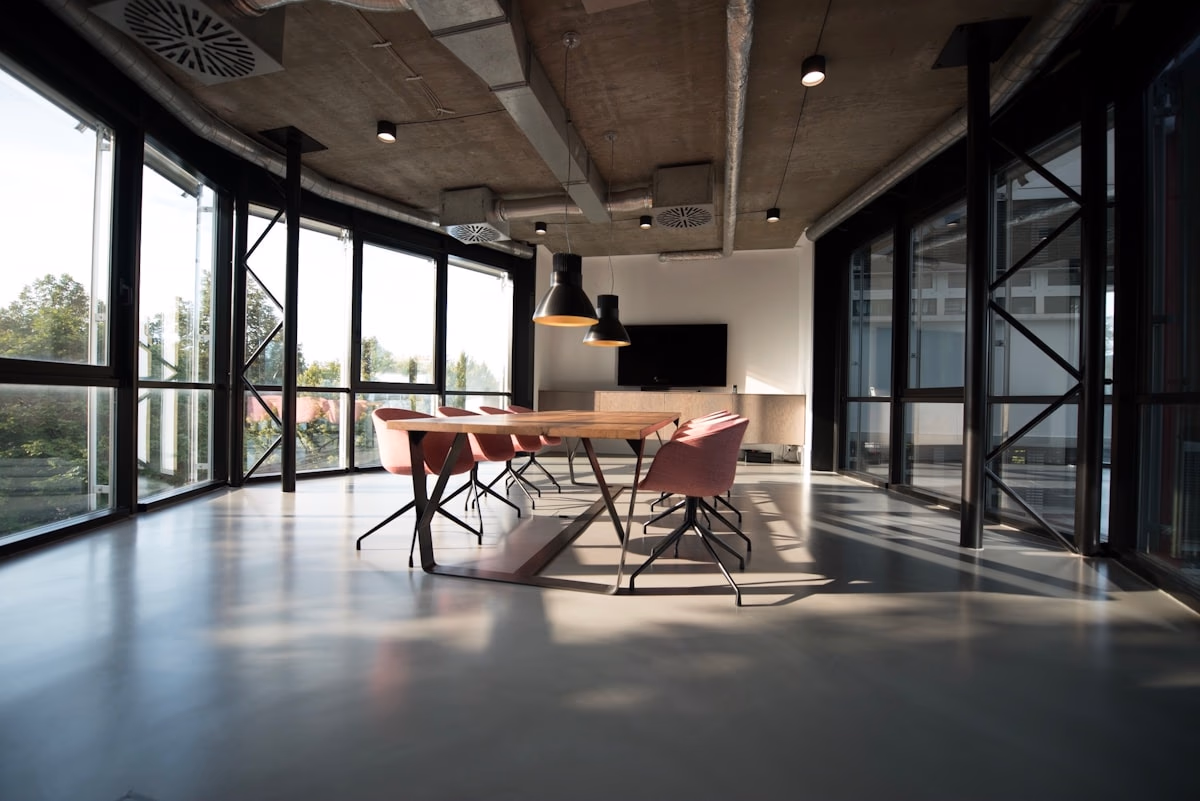 Office Blinds Dubai Modern corporate meeting room with large windows showing office blinds in Dubai