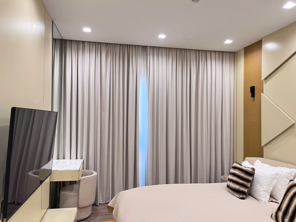 Gallery installation – Jumeirah Beach Apartment